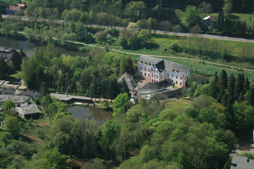 Hotel Burg Bollendorf Esterno foto