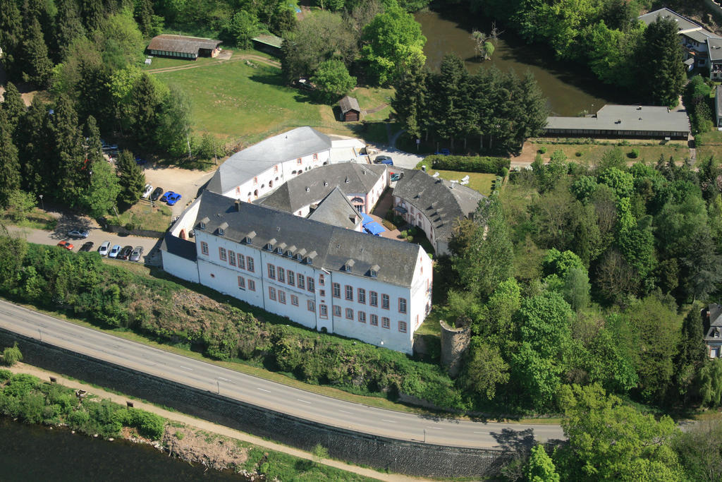 Hotel Burg Bollendorf Esterno foto